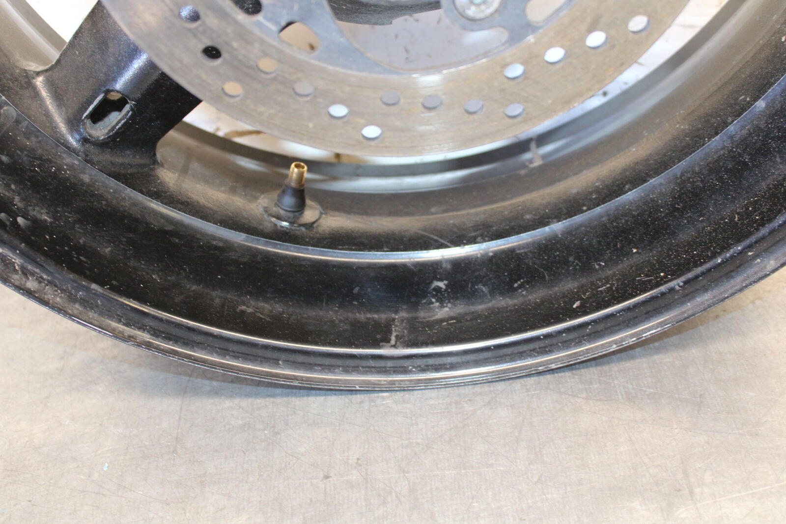 05-06 SUZUKI GSXR1000 REAR WHEEL BACK RIM BB677