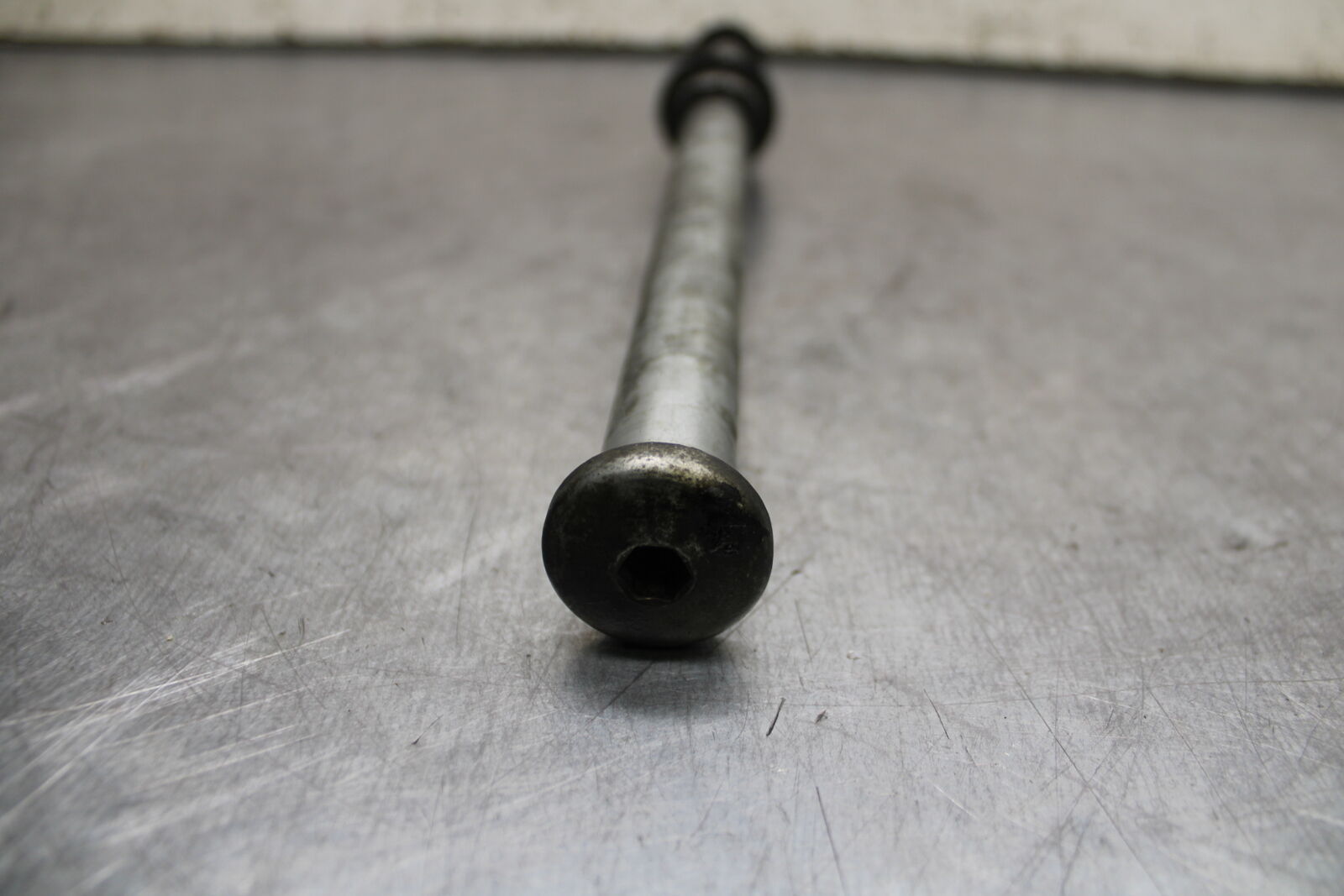 1998 Honda Valkyrie 1500 GL1500C REAR AXLE BACK WHEEL RIM PIVOT BOLT AXEL BB116