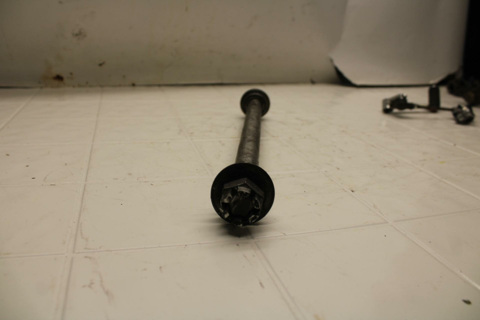 91-96 YAMAHA FJ1200A ABS REAR AXLE BACK WHEEL RIM PIVOT BOLT AXEL BB07