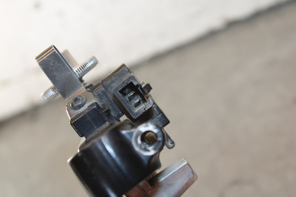 09-15 YAMAHA FZ6R CLUTCH PERCH MOUNT WITH LEVER BB686