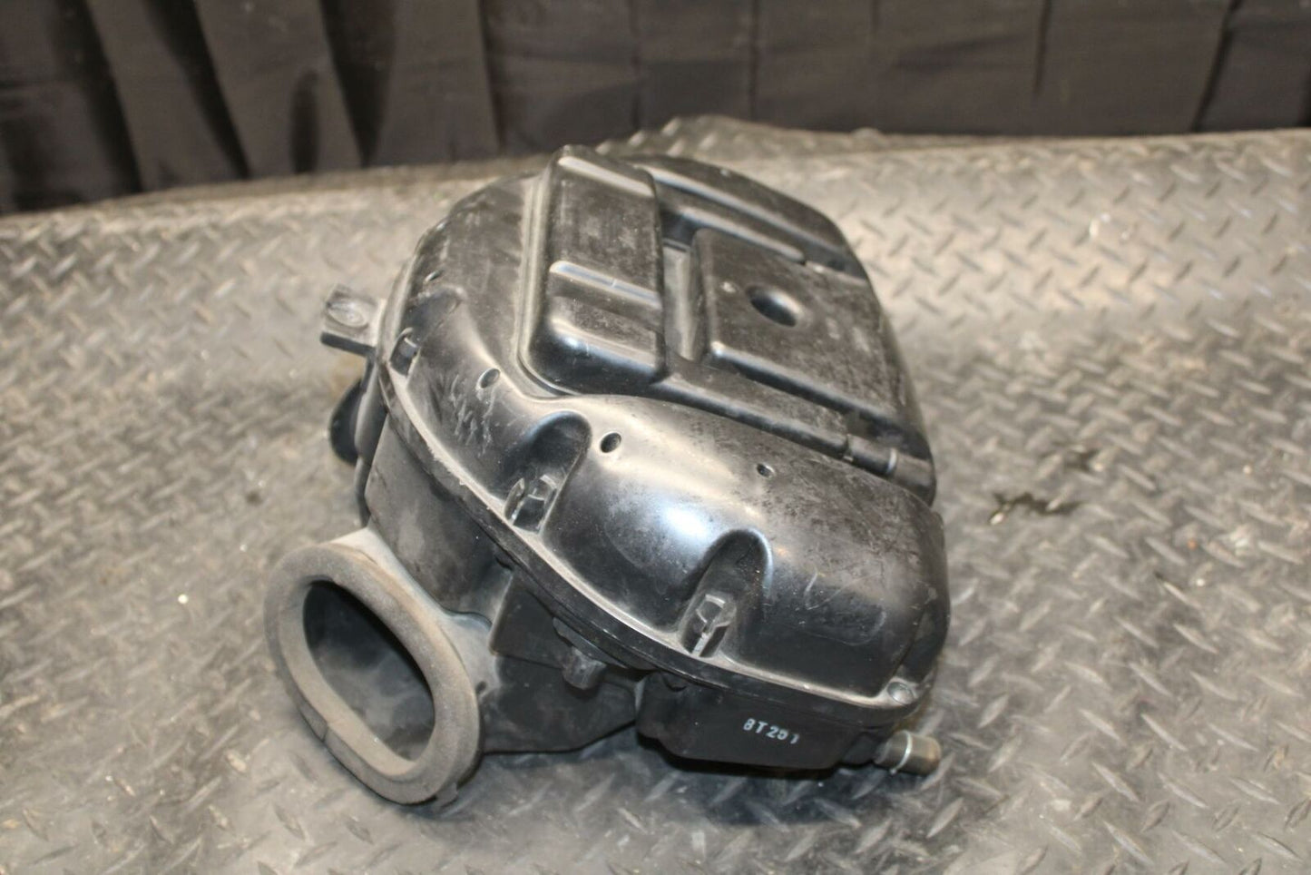 08-09 SUZUKI GSXR600 AIRBOX AIR INTAKE FILTER BOX BB226