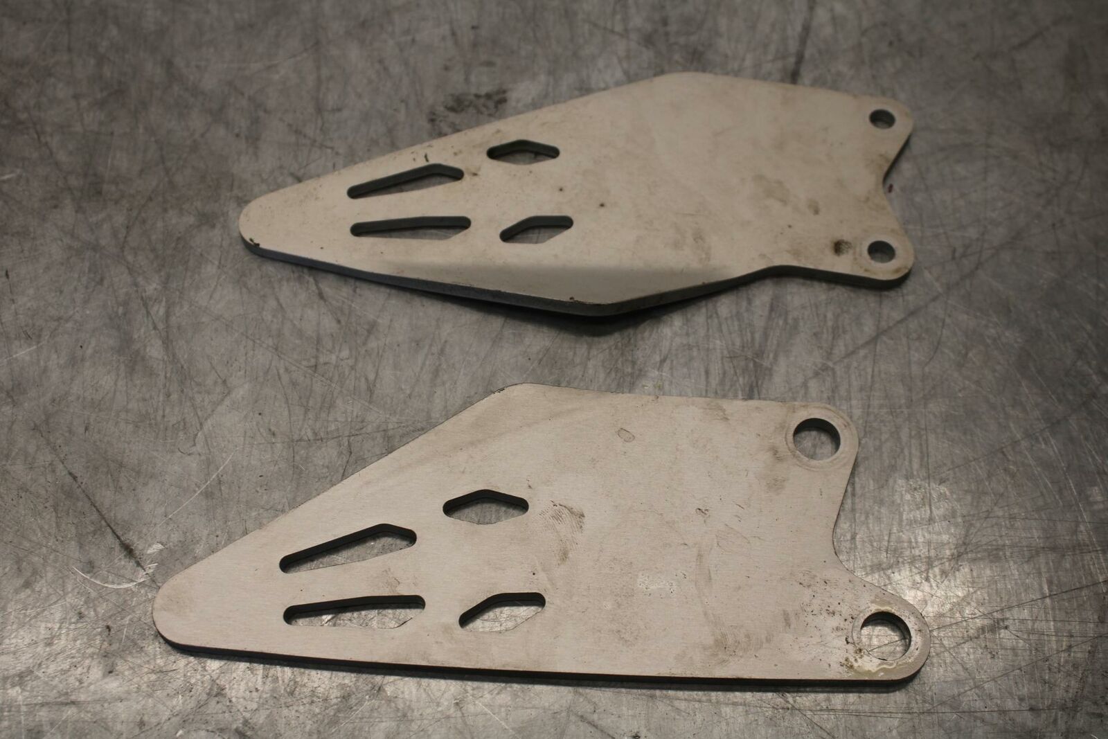 19-20 KAWASAKI NINJA ZX6R ZX636 LEFT RIGHT REARSET HEEL GUARD COVER PAIR BB419