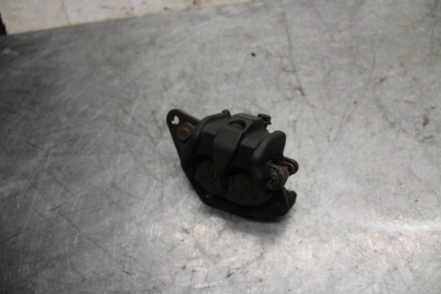 2015 Yamaha YZF R3 FRONT BRAKE CALIPER BB526