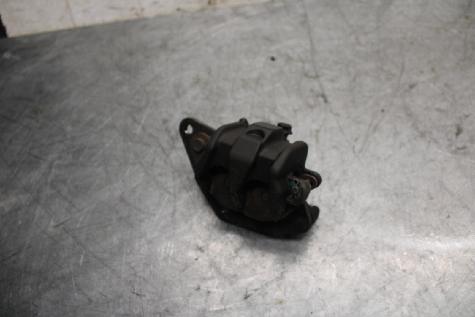 2015 Yamaha YZF R3 FRONT BRAKE CALIPER BB526