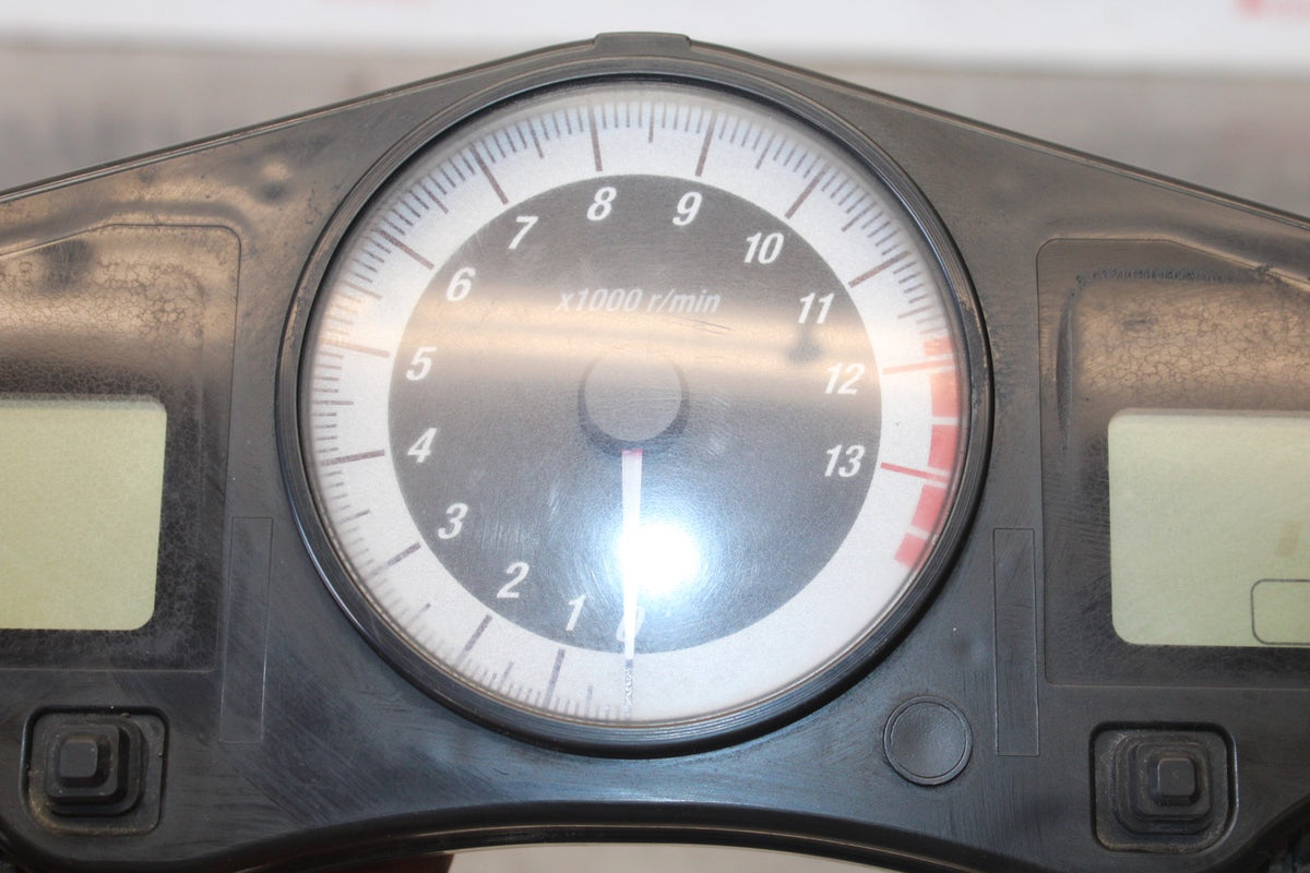 06-07 HONDA INTERCEPTOR 800 VFR800 SPEEDO TACH GAUGES DISPLAY CLUSTER BB917