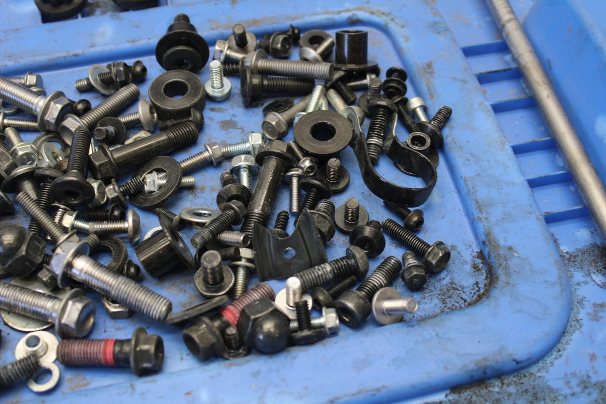 24-25 KAWASAKI ELIMINATOR 450 MOUNTING BOLTS HARDWARE SCREWS BB869
