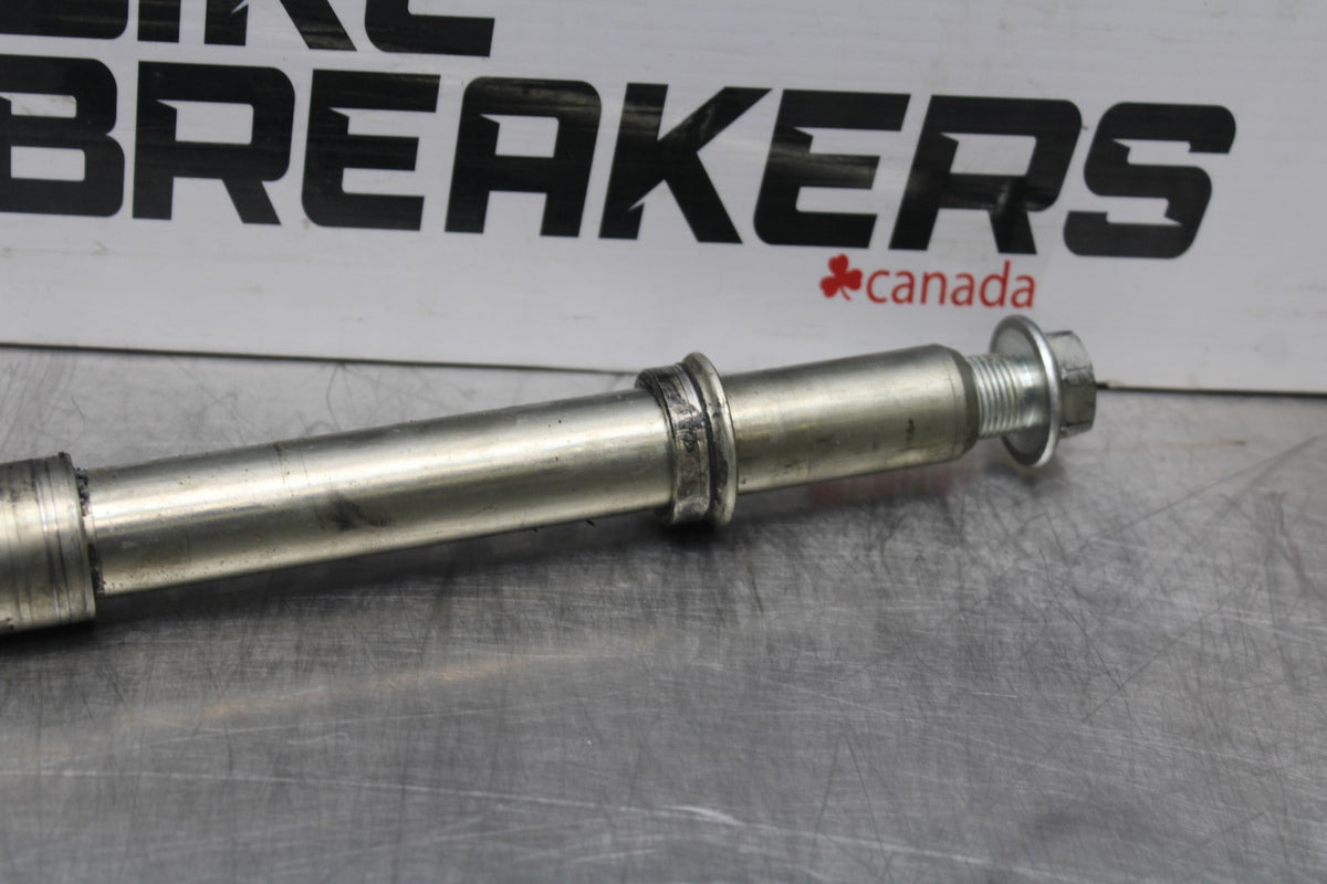 08-10 SUZUKI GSXR 600 FRONT WHEEL RIM AXLE PIVOT BOLT BB202