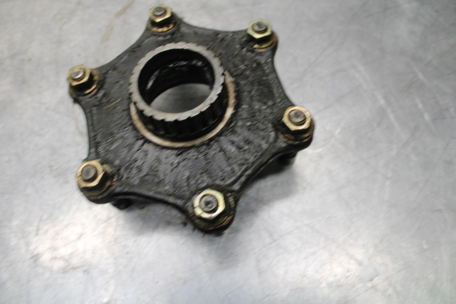 1983 Honda V45 Magna VF750C REAR HUB WHEEL BB91