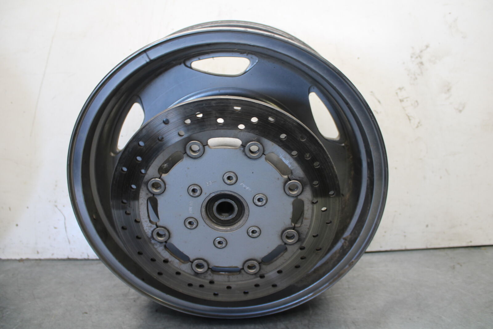 05-09 SUZUKI BOULEVARD C90 REAR WHEEL BACK RIM BB692