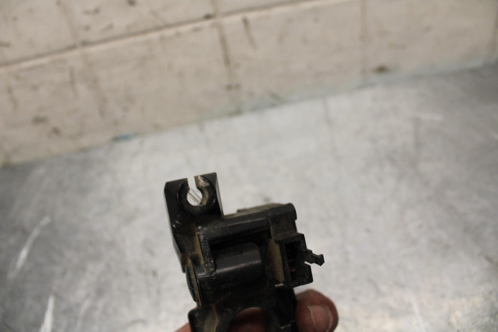 00-01 KAWASAKI ZZR600 CLUTCH LEVER PERCH MOUNT BRACKET BB31