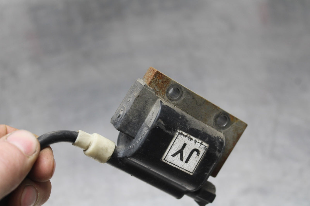 13-16 KTM 390 DUKE IGNITION COIL SPARK PLUG CAP  BB815