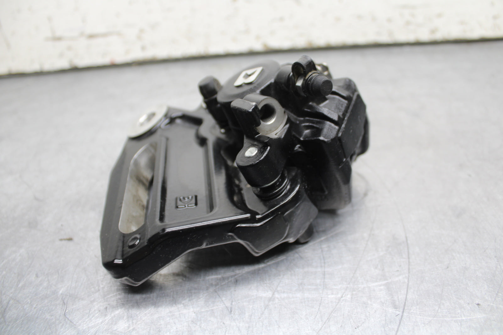 17-24 KTM 390 DUKE REAR BACK BRAKE CALIPER W MOUNT BRACKET BB734