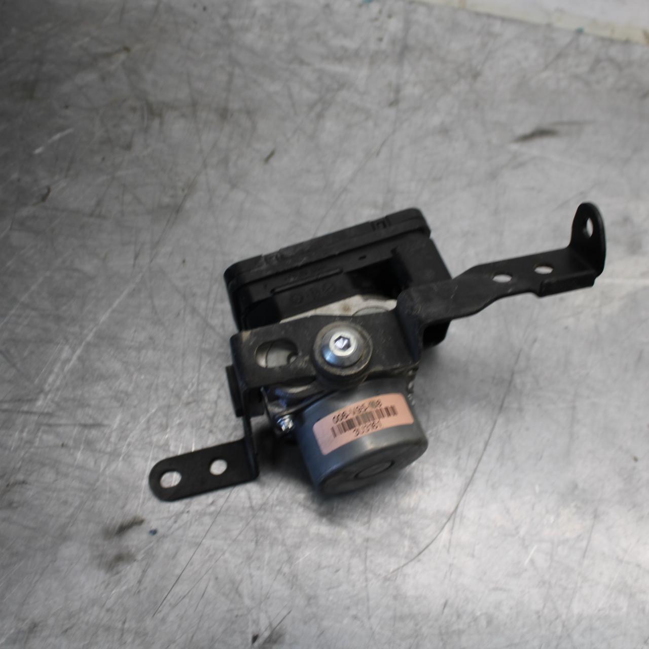 18 KAWASAKI Z 400 ABS PUMP UNIT MODULE BB469