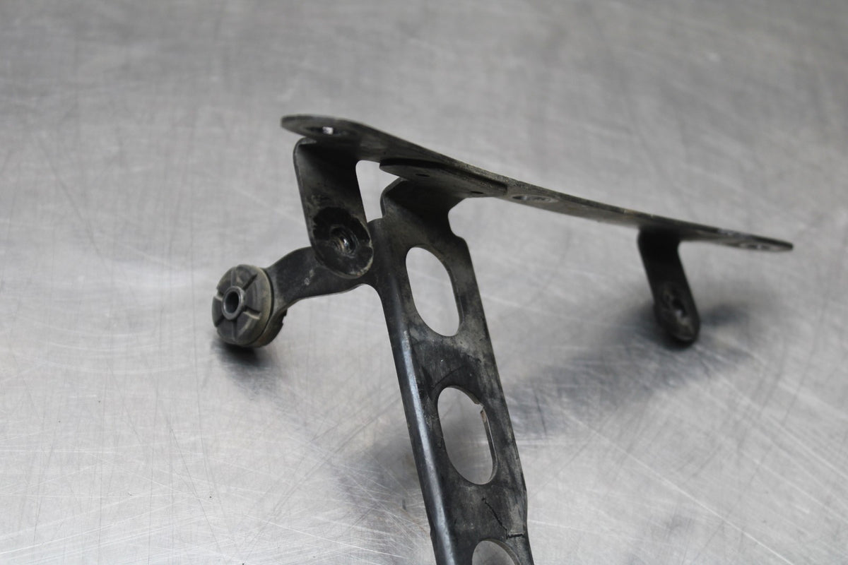 07-16 SUZUKI GSXR1000 OIL COOLER MOUNTING BRACKET MOUNT SUPPORT BB770