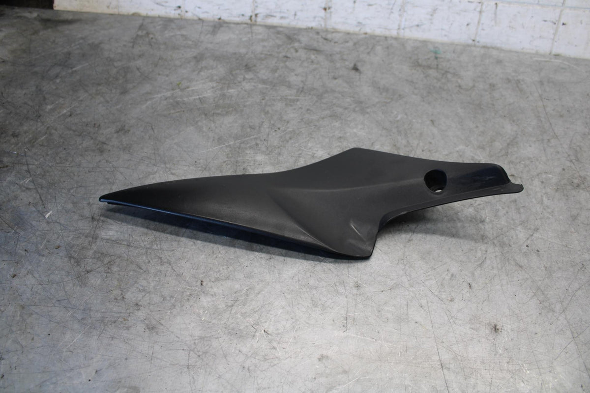 06-07 SUZUKI GSXR600 RIGHT GAS TANK FUEL CELL PANEL COVER TRIM COWL  BB543