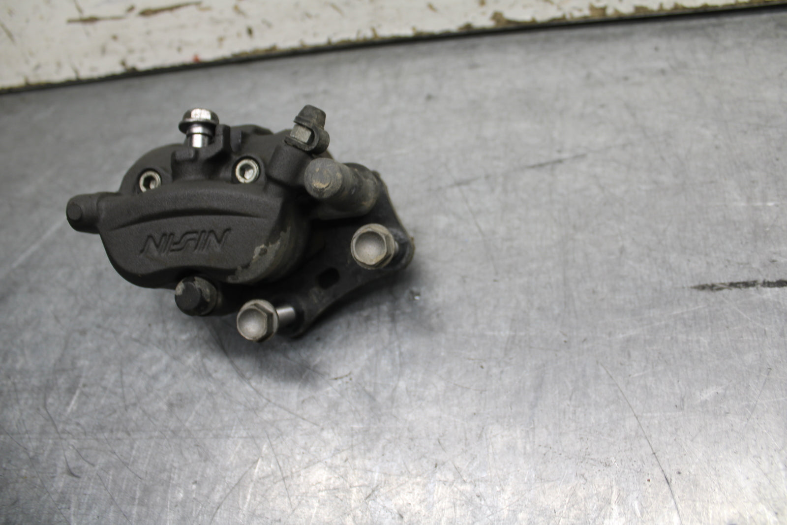 24 KAWASAKI NINJA 500 ABS RIGHT FRONT BRAKE CALIPER BB744