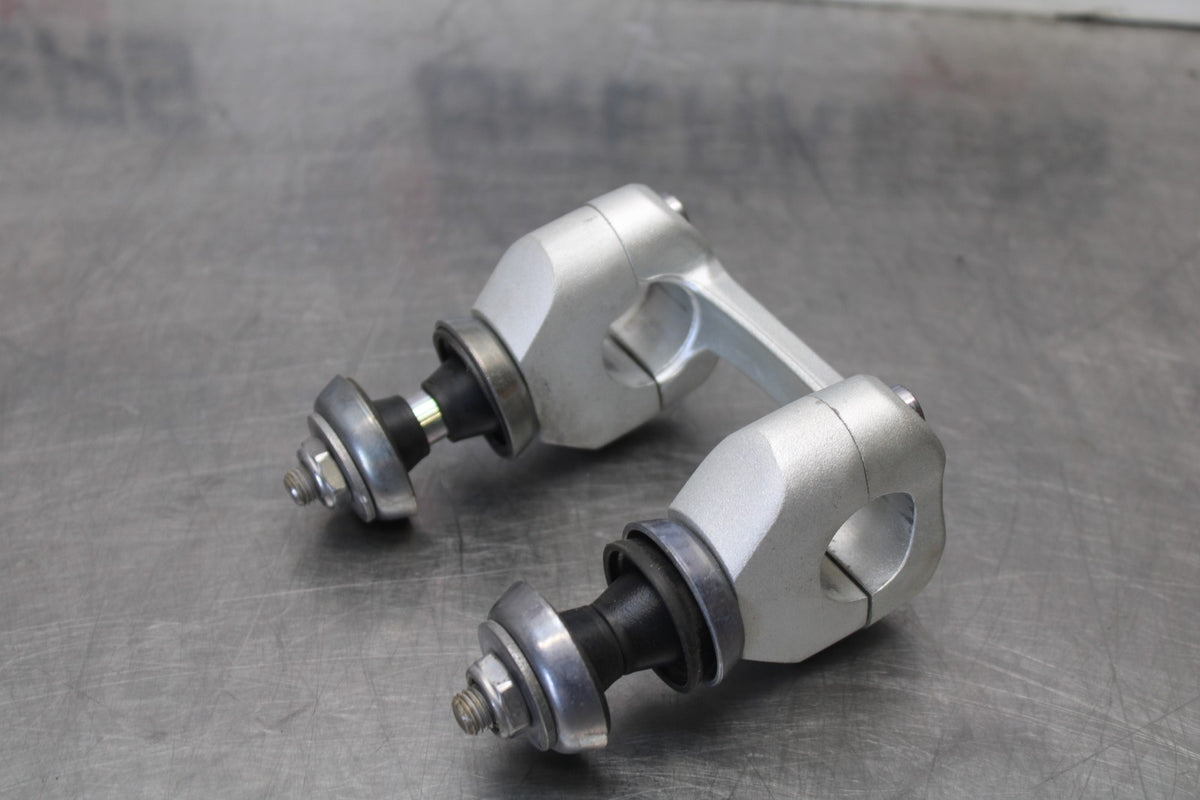 12 TRIUMPH STREET TRIPLE R HANDLEBAR RISERS BB914