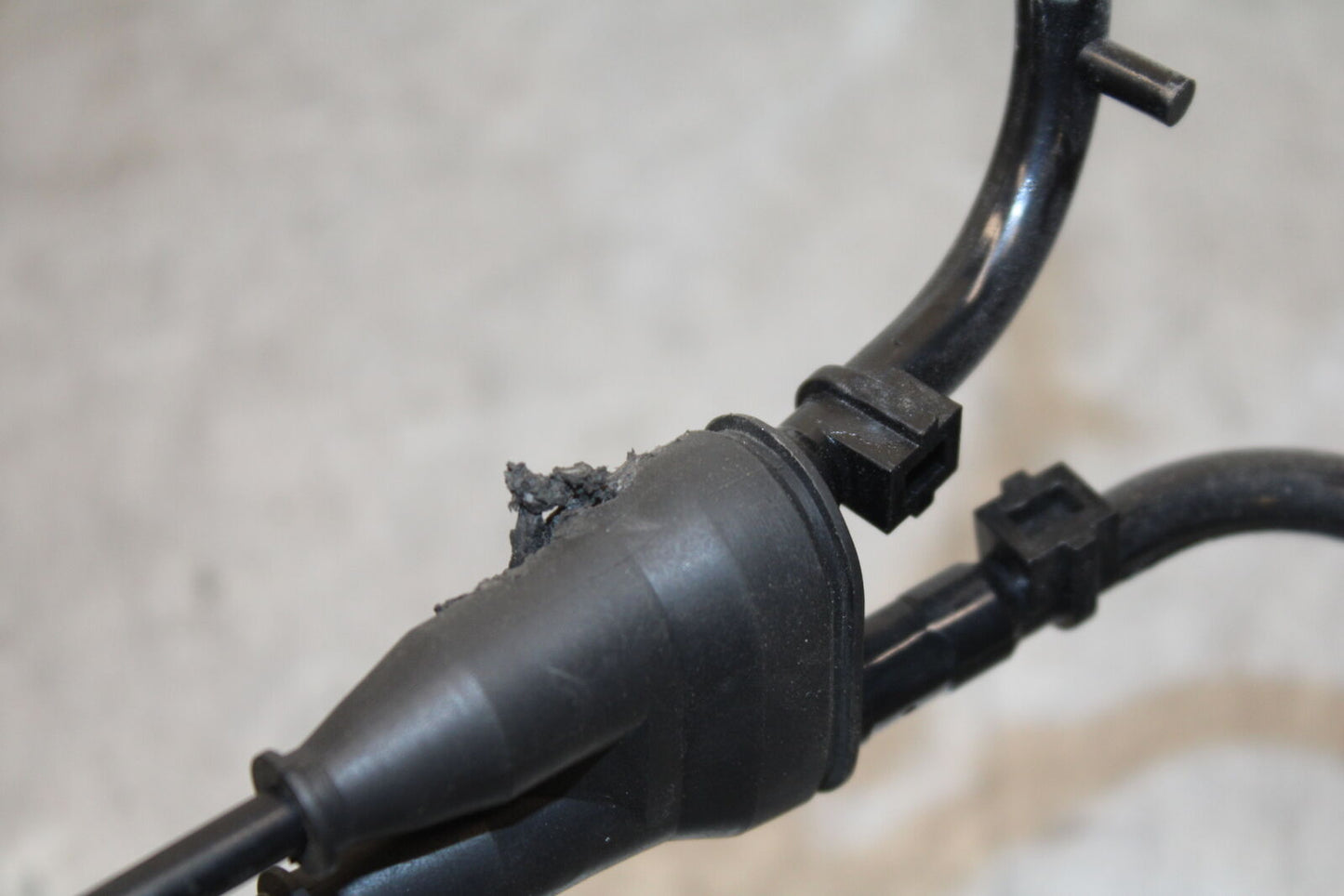 13-18 KAWASAKI NINJA ZX6R THROTTLE CABLES LINES 54012-0586 BB666