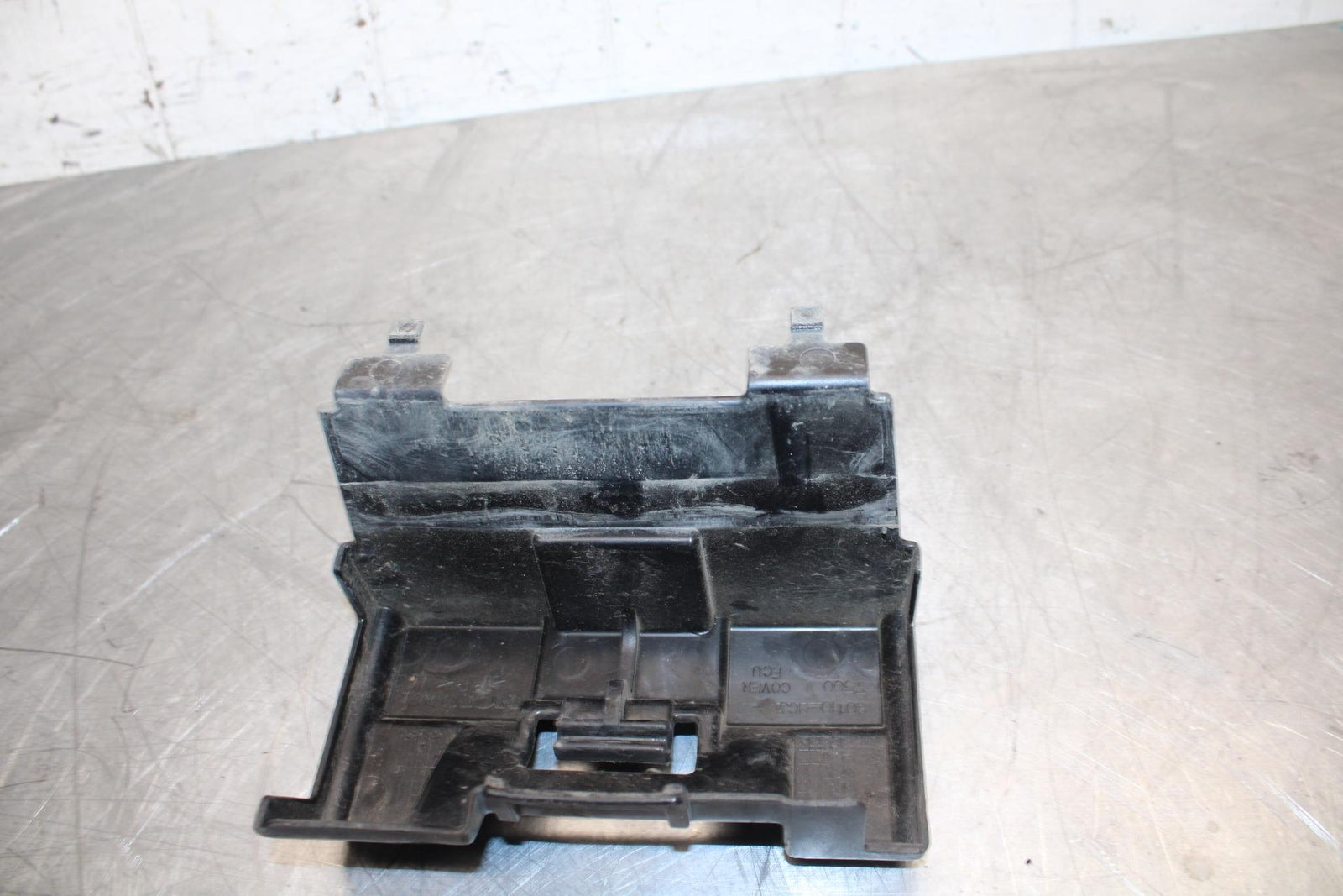02-03 HONDA CBR900RR 954 BATTERY HOLD DOWN CLAMP STRAP BB497