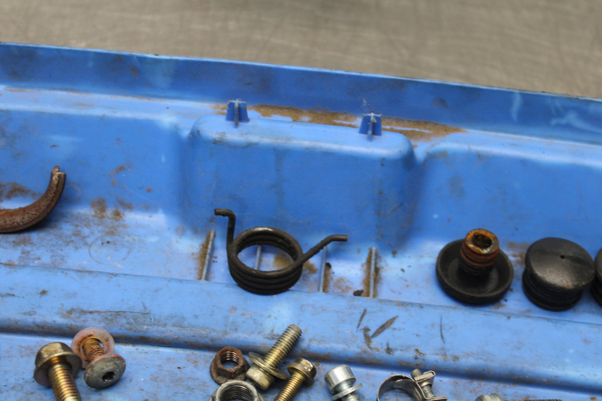 05 DUCATI SUPERSPORT 800 MOUNTING BOLTS HARDWARE SCREWS BB913