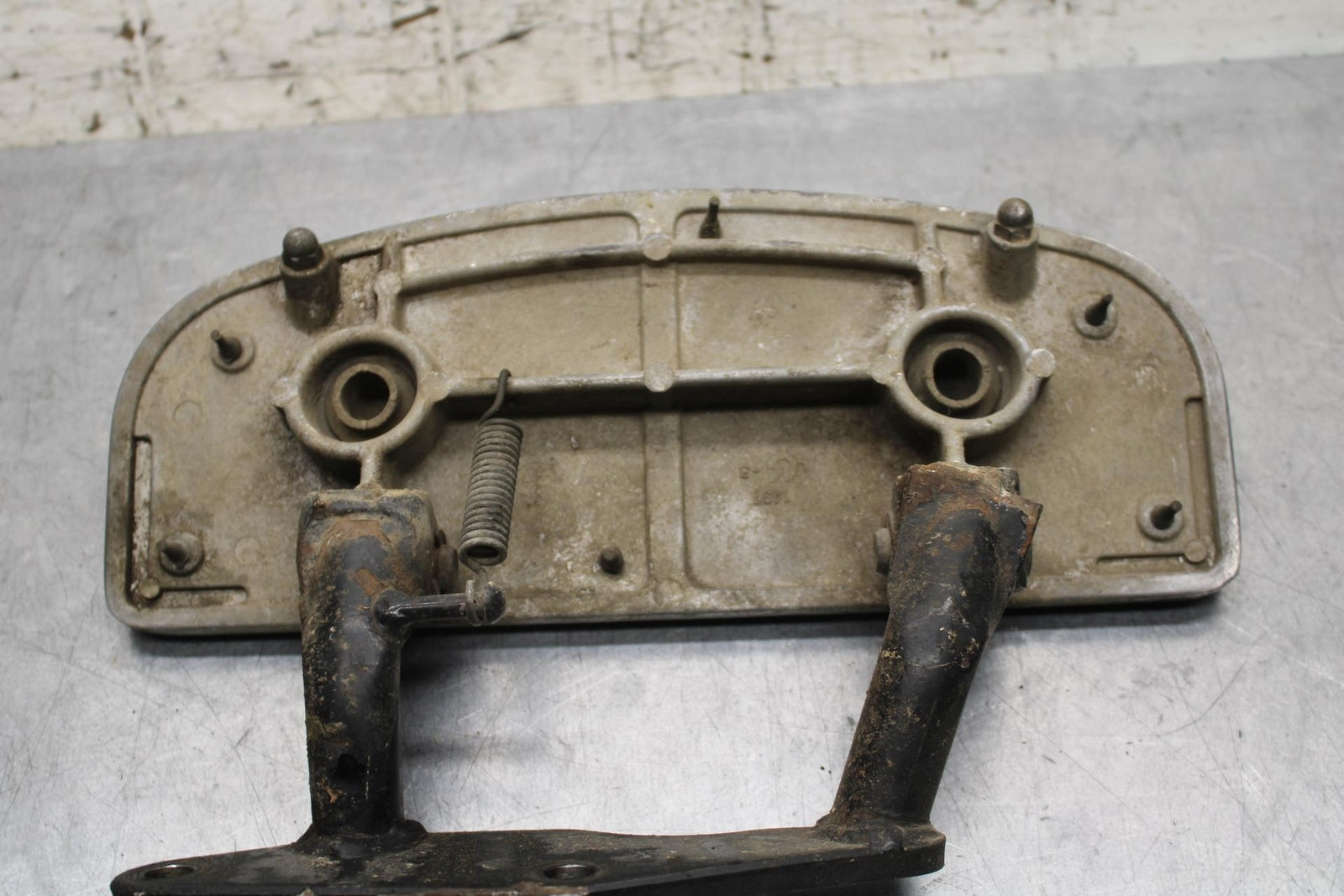 2005 Kawasaki Vulcan 1500 VN1500N Classic LEFT FRONT FOOT PEG BOARD BB576