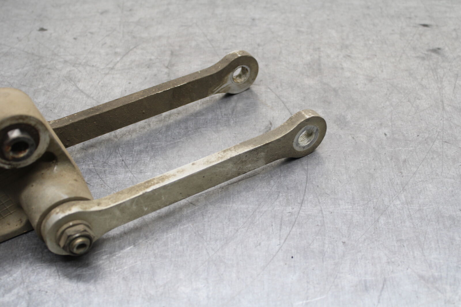 06-07 YAMAHA YZF R6 REAR DOGBONE SHOCK LINKAGE LINK BB742