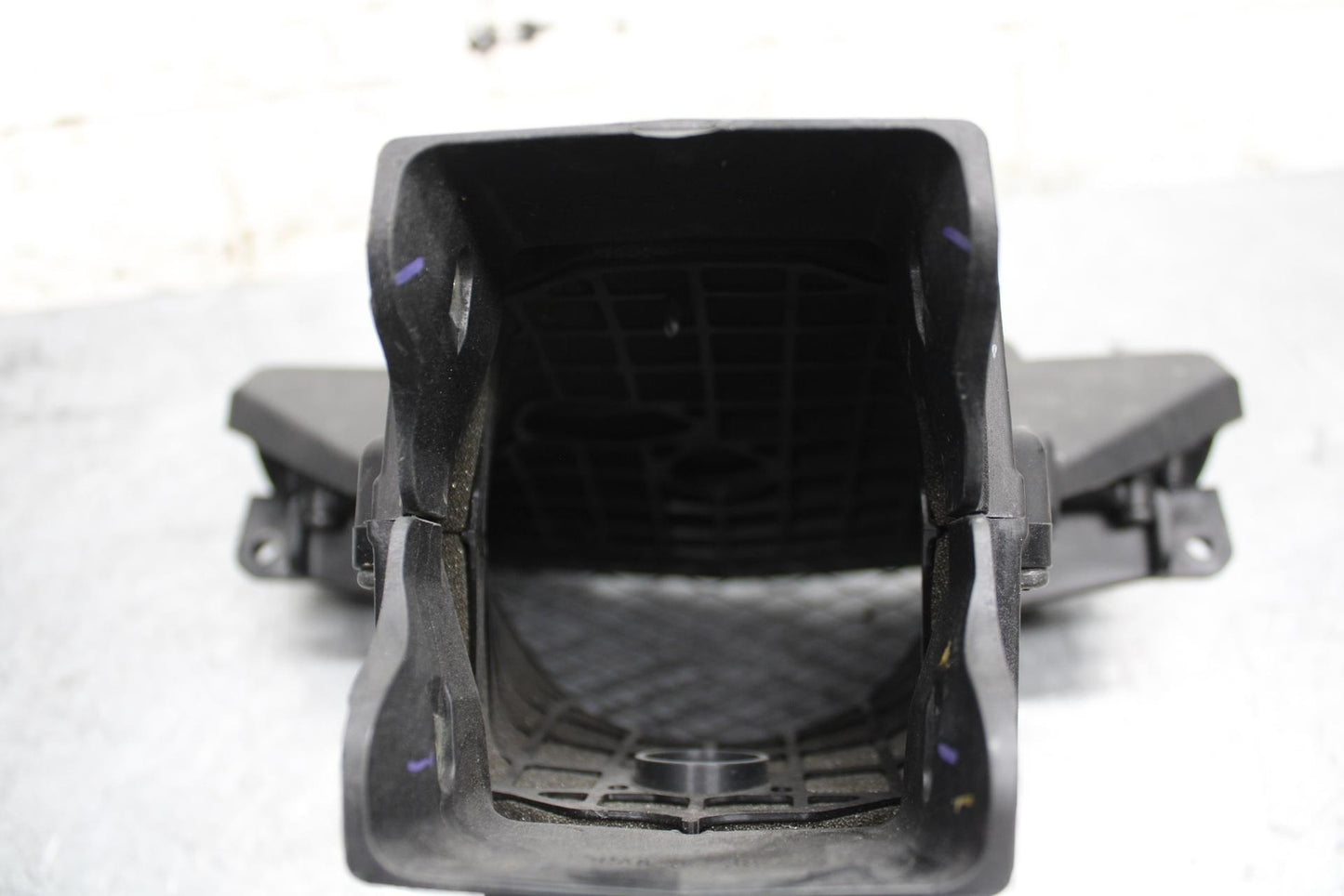 2009 Kawasaki Ninja ZX6R ZX600R UPPER FAIRING MIRROR GAUGES STAY BRACKET BB548