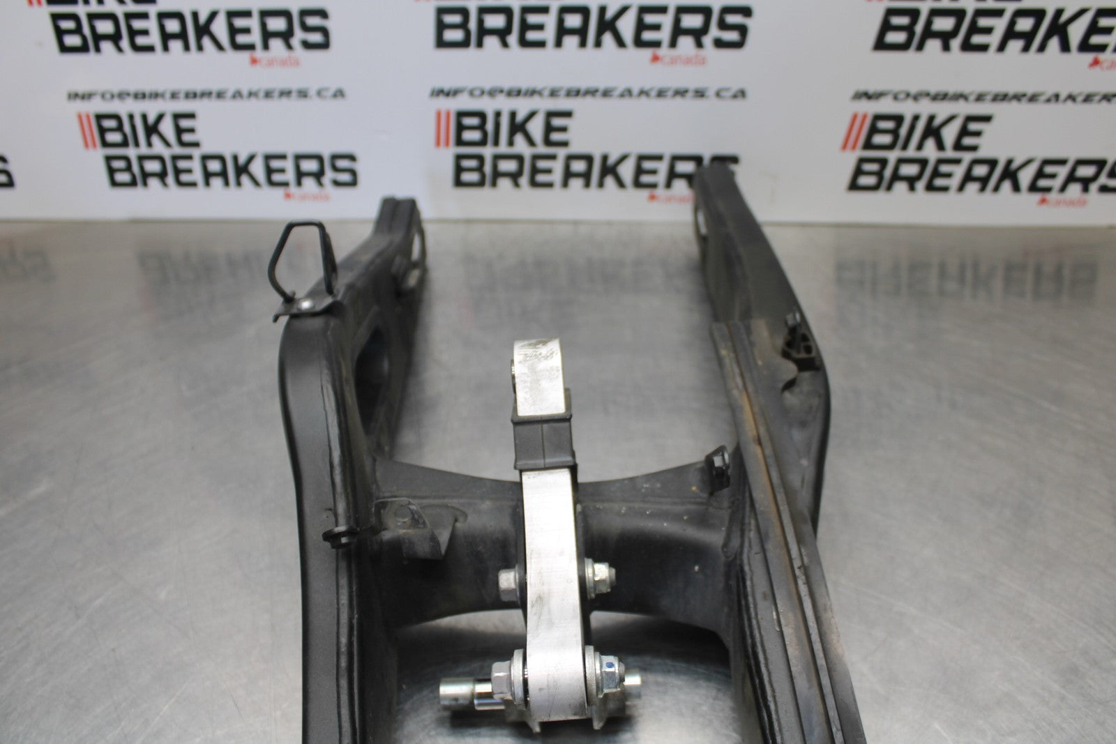 23-24 YAMAHA MT-07 REAR SWINGARM BACK SUSPENSION SWING ARM BB194