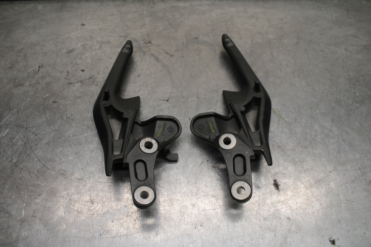 15-16 HONDA CB300F PASSENGER REAR SEAT GRAB BAR HANDLE SET BB740
