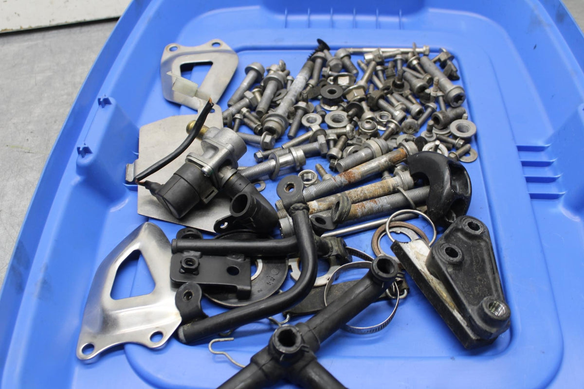 08-11 TRIUMPH SPEED TRIPLE LEFTOVER MOUNTING BOLTS HARDWARE MOTOR SCREWS BB102