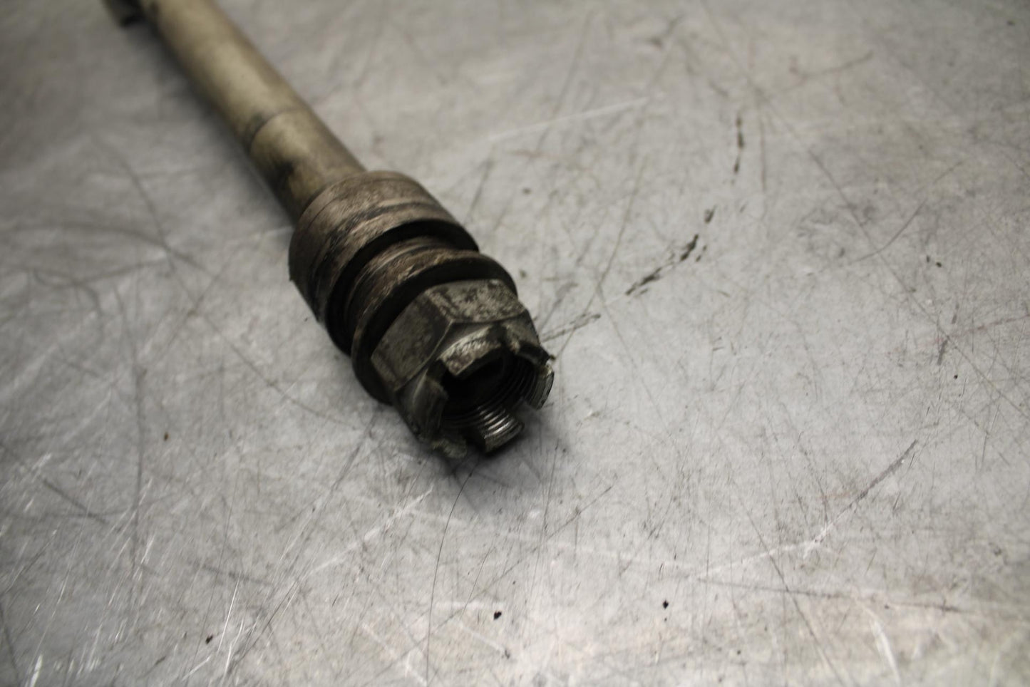 2009 Kawasaki Ninja ZX6R ZX600R REAR AXLE BACK WHEEL RIM PIVOT BOLT AXEL BB548