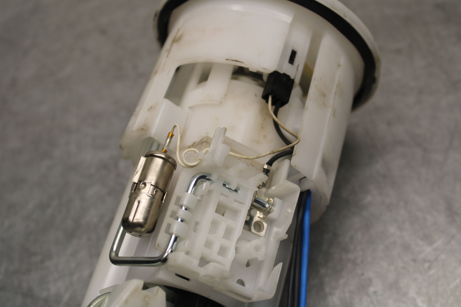 09-14 YAMAHA YZF R1 FUEL PUMP GAS PETROL SENDER UNIT 14B-13907-20-00 BB696