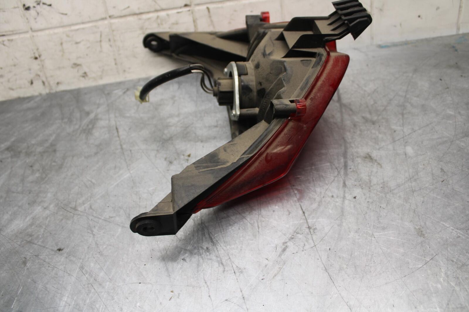 2016 Suzuki Bandit  GSF1250SA ABS REAR TAIL TAILLIGHT BACK BRAKE LIGHT BB509