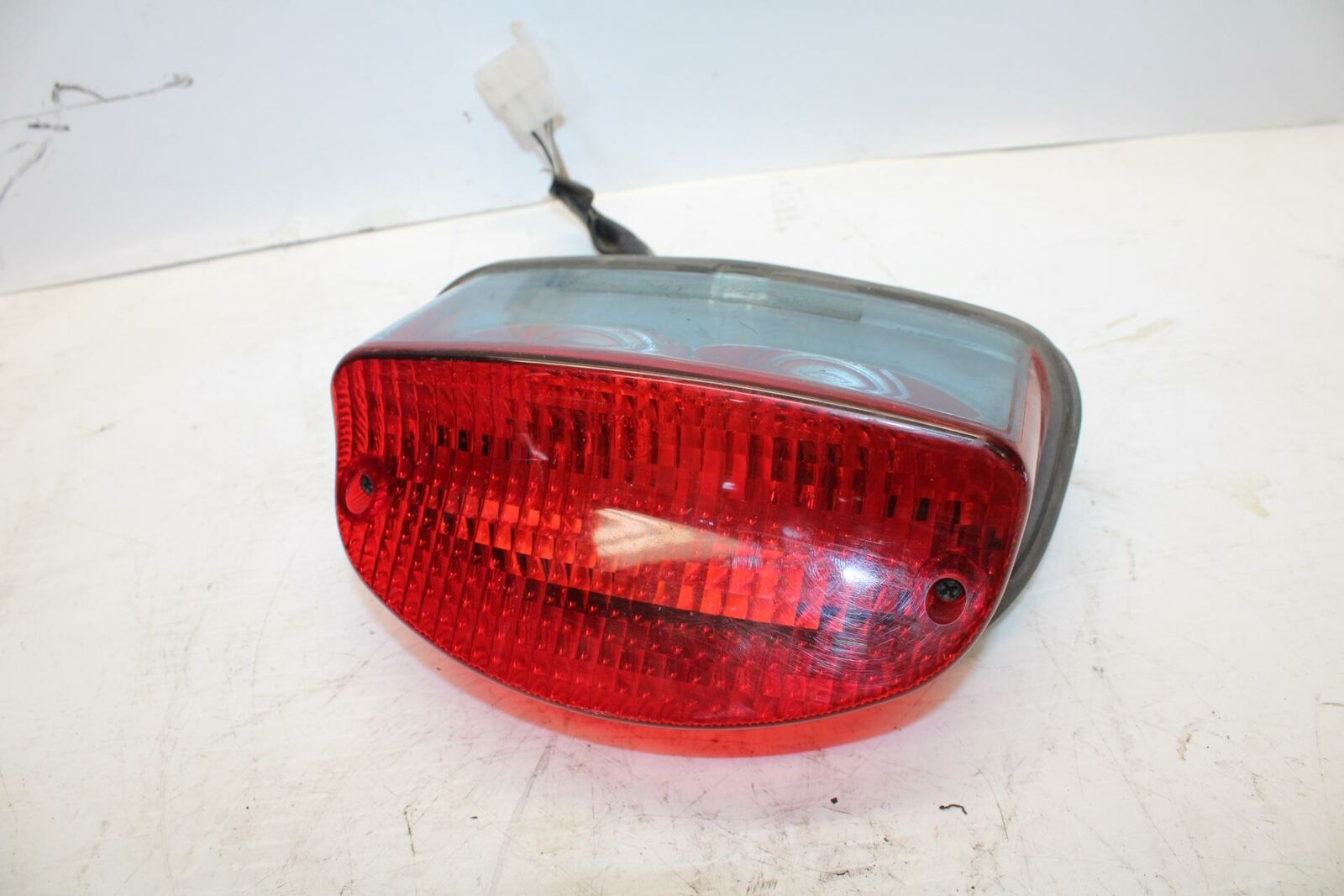 04-09 SUZUKI GS500F REAR TAIL TAILLIGHT BACK BRAKE LIGHT 35710-01D30 BB261