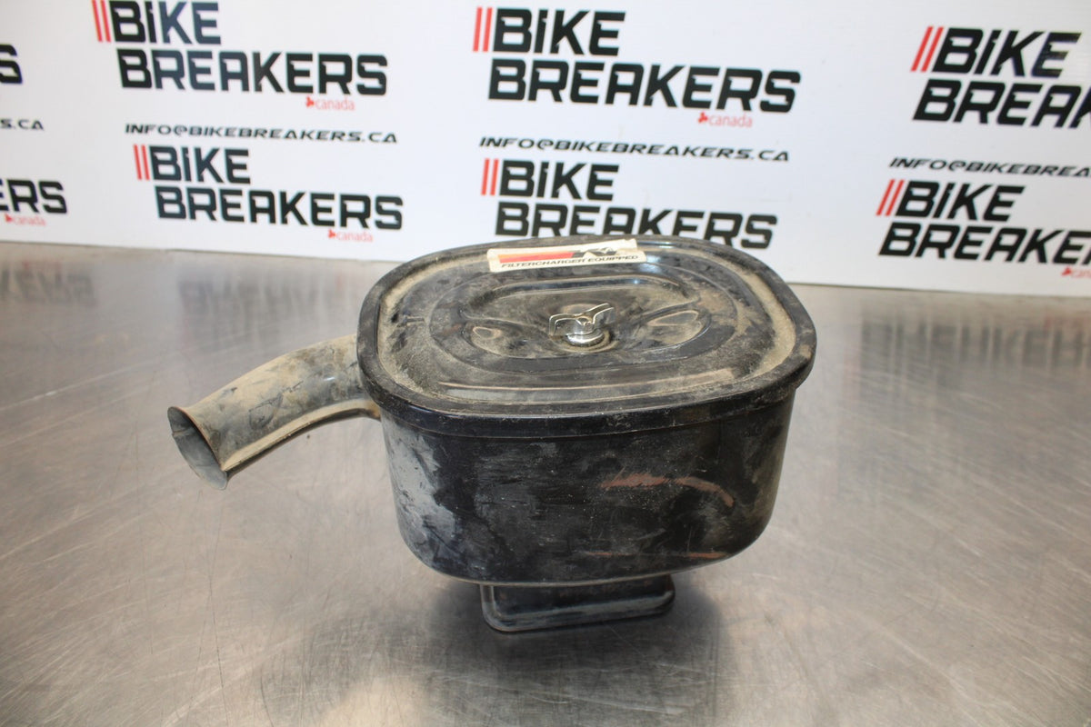 76-77 HONDA GOLDWING 1000 AIR CLEANER FILTER BOX / K&N FILTER BB171