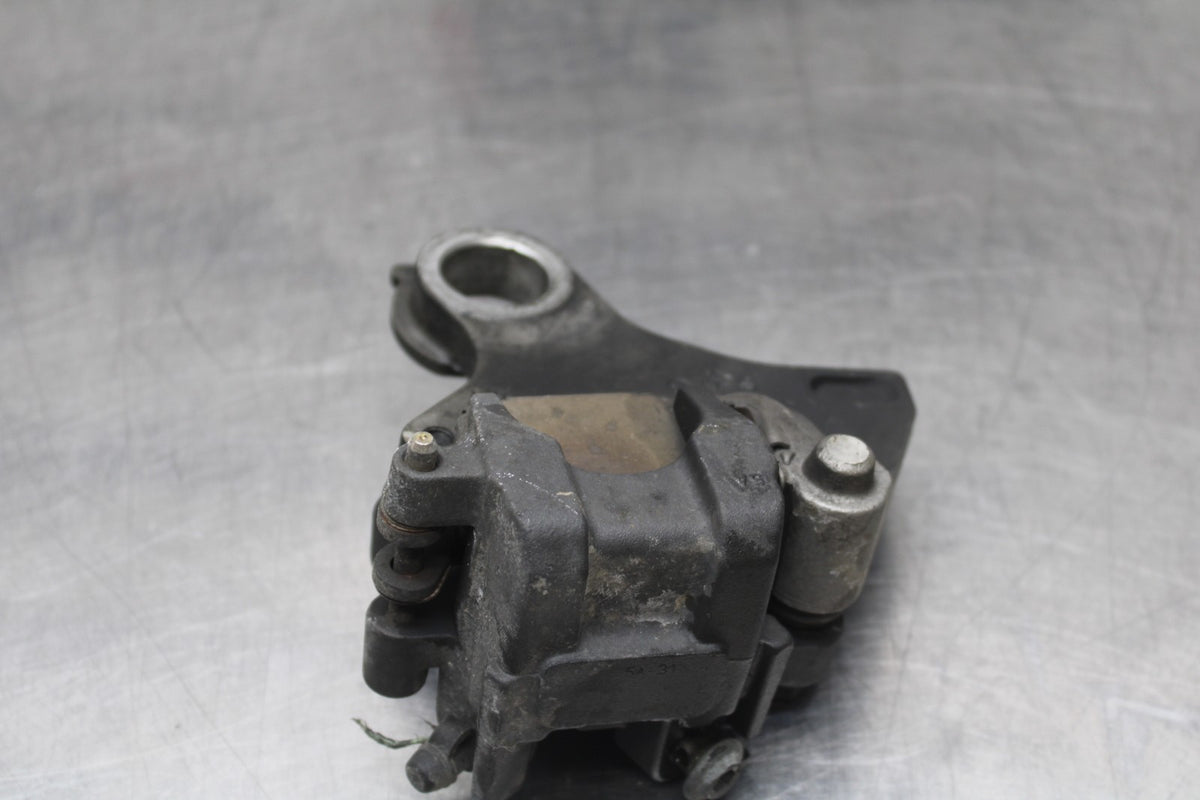 05 YAMAHA YZF R6 REAR BACK BRAKE CALIPER W MOUNT BRACKET BB814