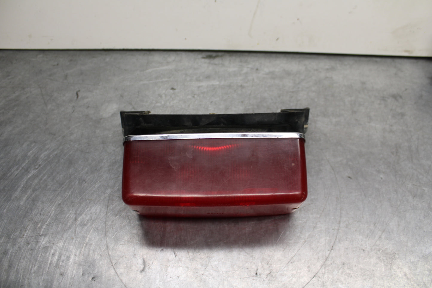 80-81 YAMAHA XS1100 SPECIAL TAILLIGHT REAR TAIL BRAKE LIGHT BB123