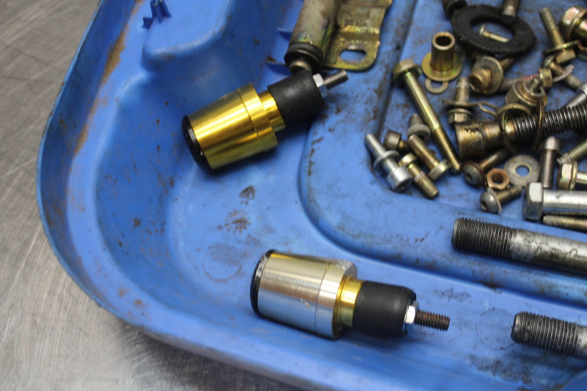 05 DUCATI SUPERSPORT 800 MOUNTING BOLTS HARDWARE SCREWS BB913