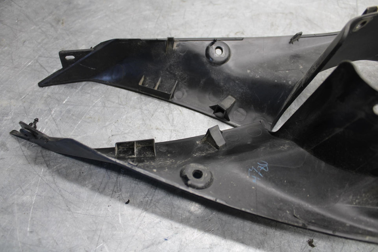 2015 Yamaha YZF R3 RIGHT LEFT FRONT DUCT COVERS PANELS COWLS BB526