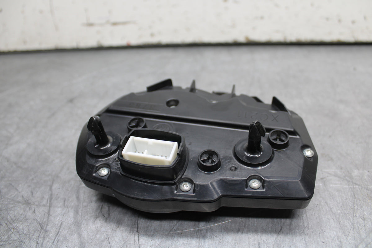 06-07 SUZUKI GSXR 600 SPEEDO TACH GAUGES CLUSTER SPEEDOMETER TACHOMETER BB243
