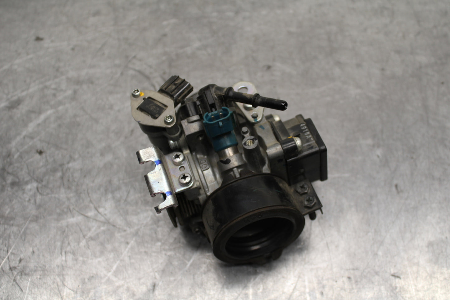 15-16 HONDA CB300F MAIN FUEL INJECTORS / THROTTLE BODIES BB740