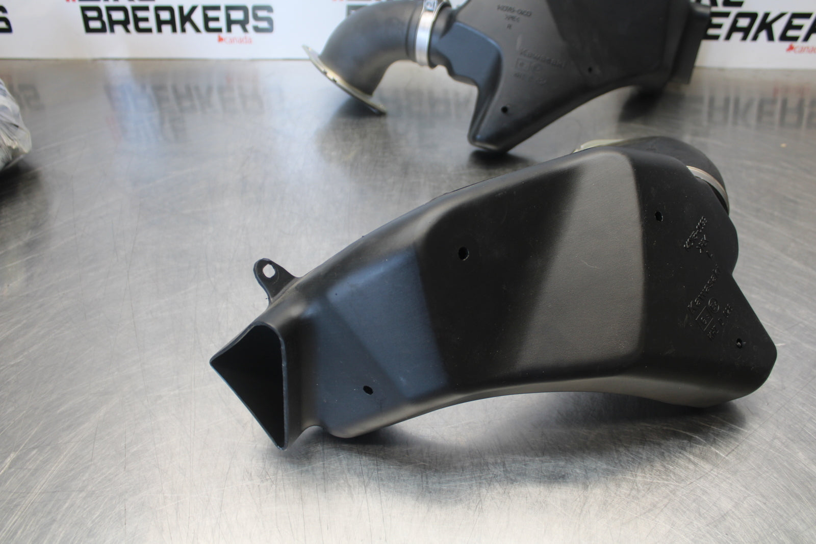 23-24 KAWASAKI NINJA ZX14R NEW!! RIGHT LEFT AIR INTAKE DUCTS BB169