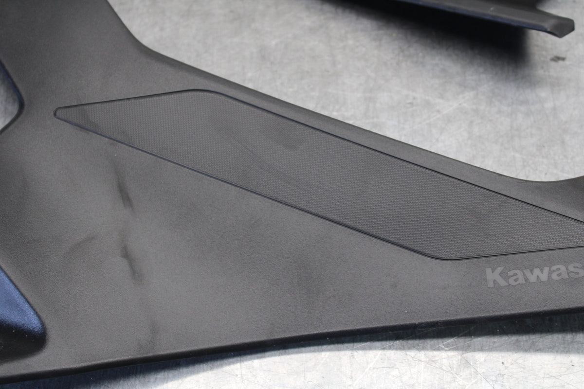 18-23 KAWASAKI NINJA 400 RIGHT LEFT FRONT SIDE SEAT PANELS TRIMS  BB679