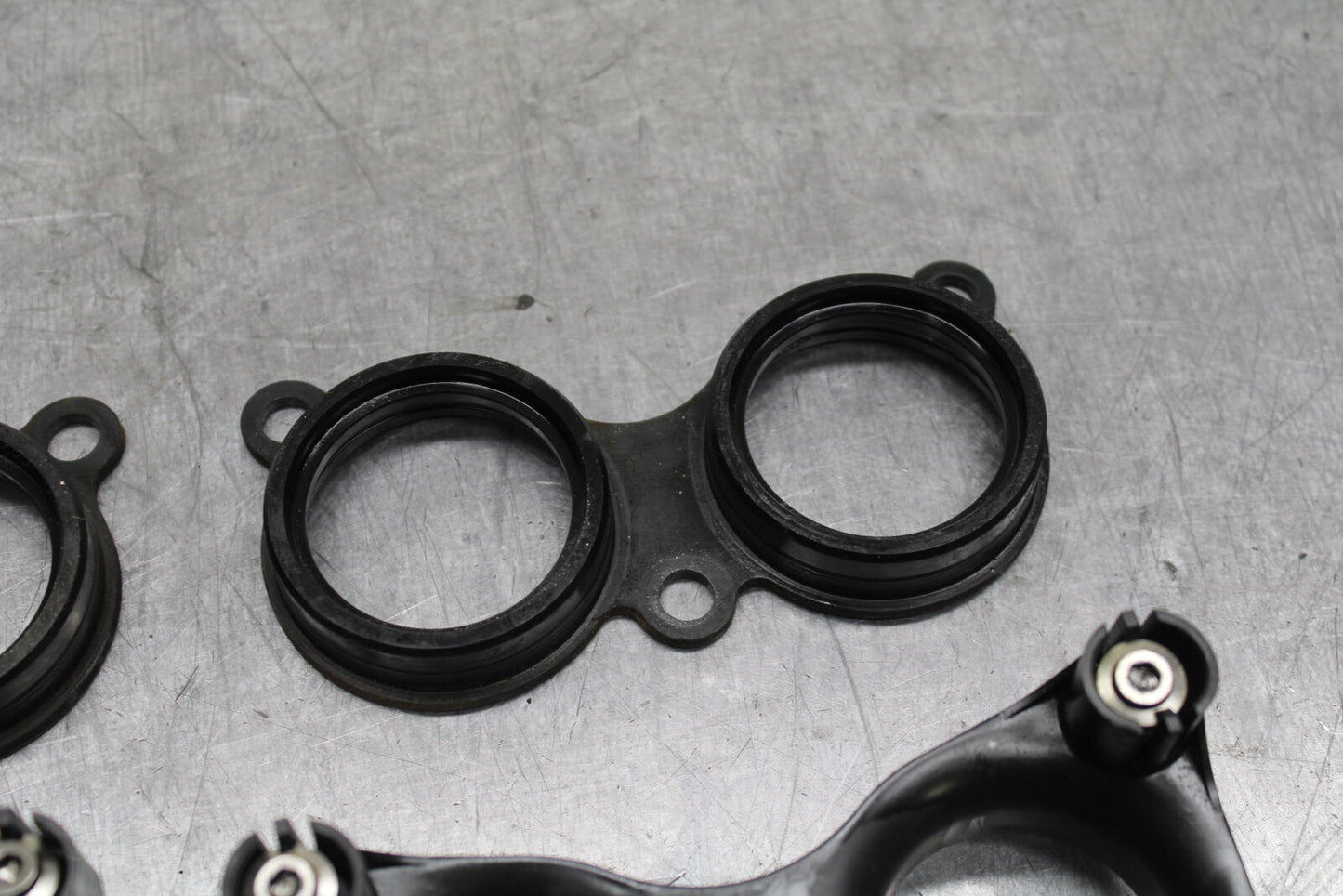 06-07 YAMAHA YZF R6 AIRBOX INTAKE VELOCITY STACKS BB742
