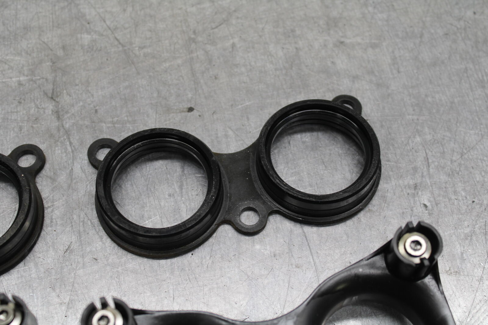 06-07 YAMAHA YZF R6 AIRBOX INTAKE VELOCITY STACKS BB742