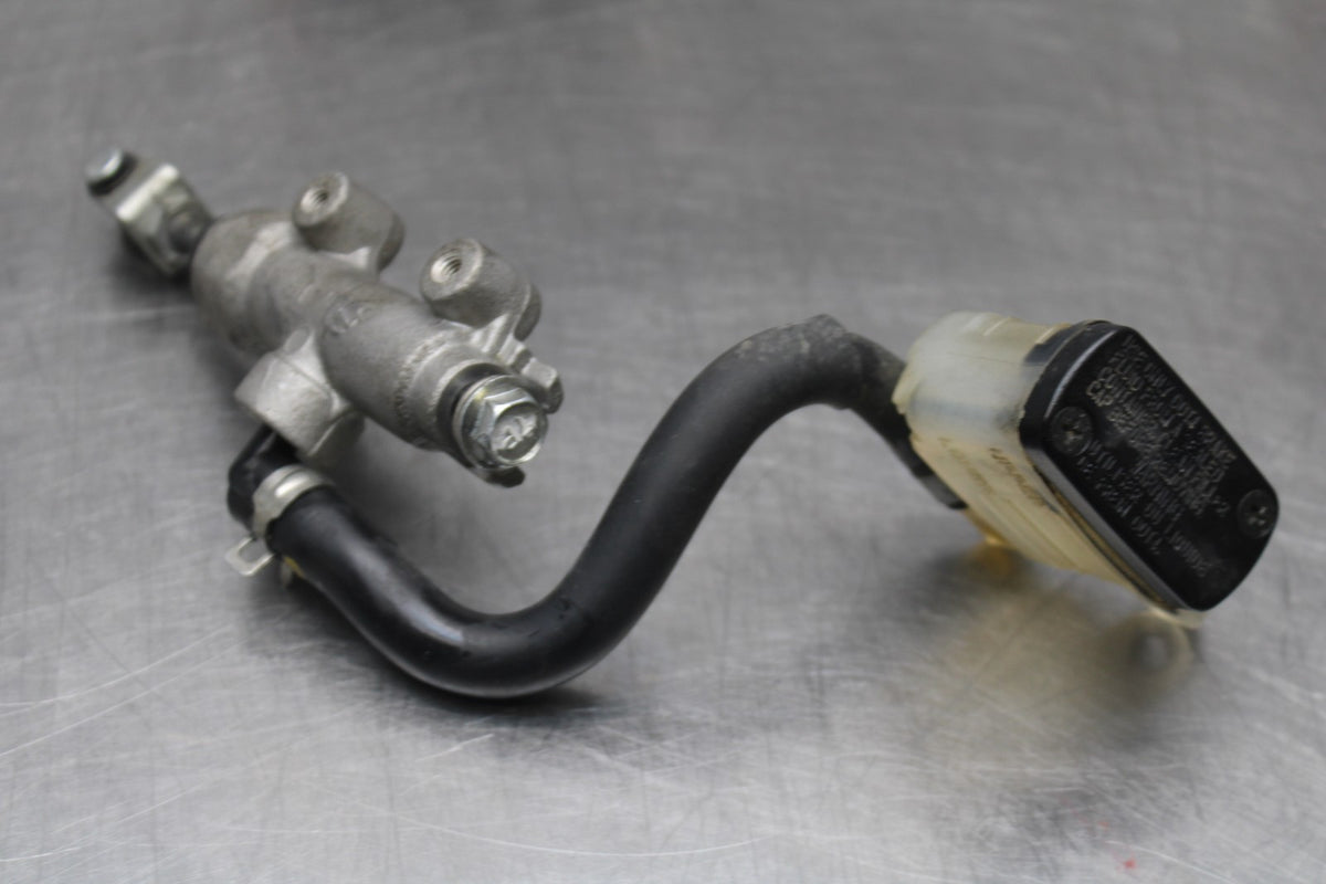 08-10 SUZUKI GSXR 600 REAR BACK BRAKE MASTER CYLINDER W RESERVOIR BB803