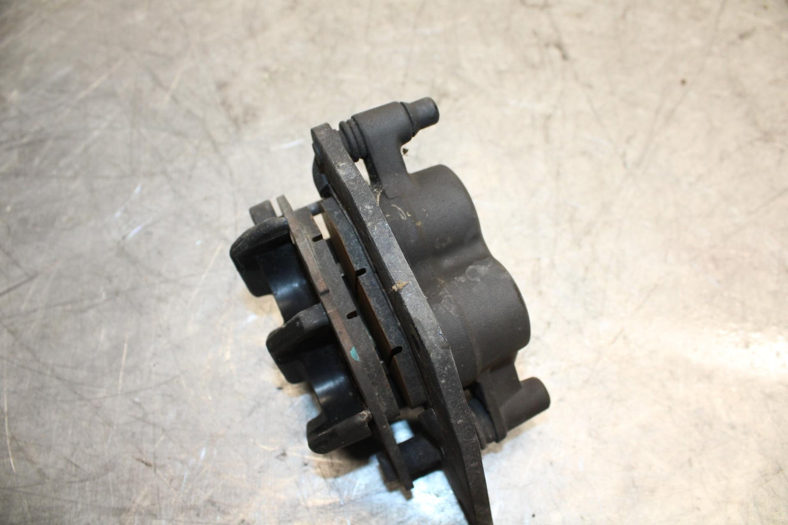 2015 Yamaha YZF R3 FRONT BRAKE CALIPER BB526