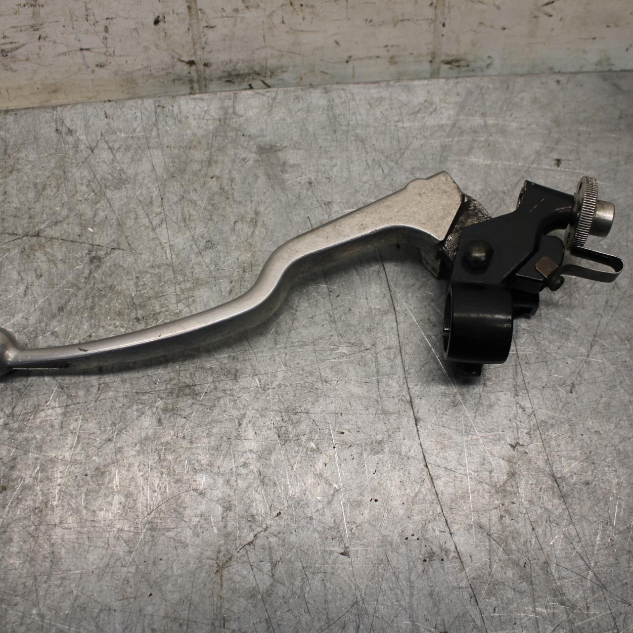 2001 Suzuki GSXR1000 CLUTCH PERCH MOUNT WITH LEVER  57500-40F11 BB52