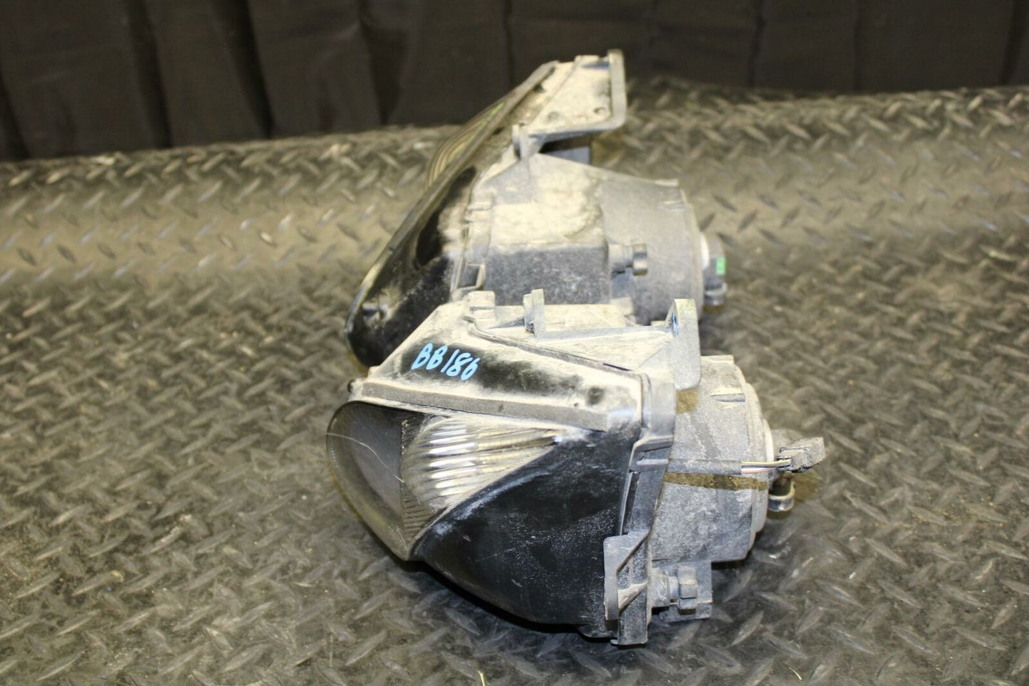 06-07 KAWASAKI NINJA ZX10R FRONT HEADLIGHT HEAD LIGHT LAMP  BB186