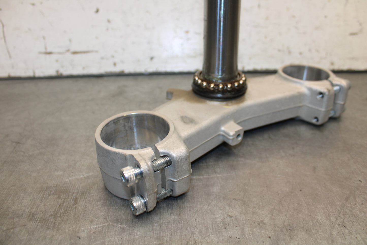 19-23 KAWASAKI NINJA ZX6R FRONT FORKS CLAMP LOWER TRIPLE TREE STEM BB701